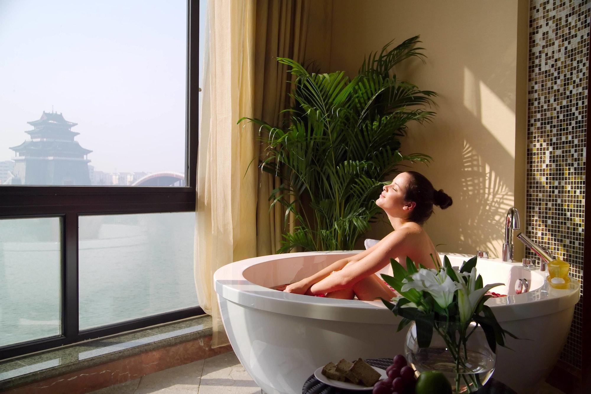 New Century Grand Hotel Kaifeng Bagian luar foto