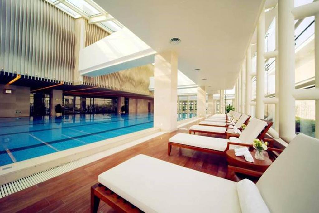 New Century Grand Hotel Kaifeng Bagian luar foto