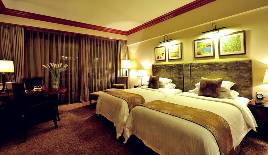 New Century Grand Hotel Kaifeng Bagian luar foto
