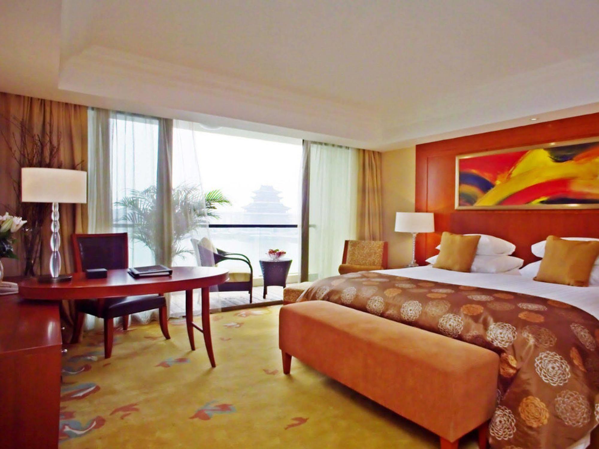 New Century Grand Hotel Kaifeng Bagian luar foto